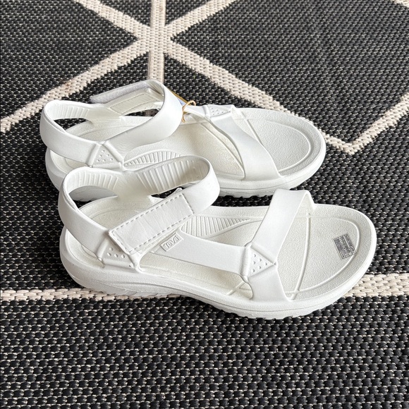 TEVA HURRICANE woman’s sandals size 9 - NWT - Picture 5 of 7